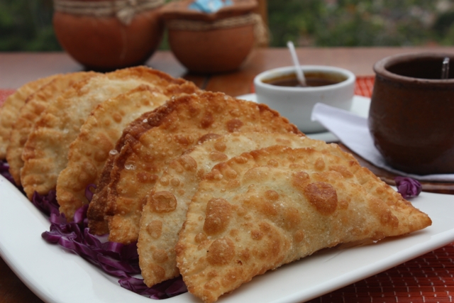 Pastéis de camarão, sempre um bom começo no restaurante Vila Chamusca, no alto de Ipioca