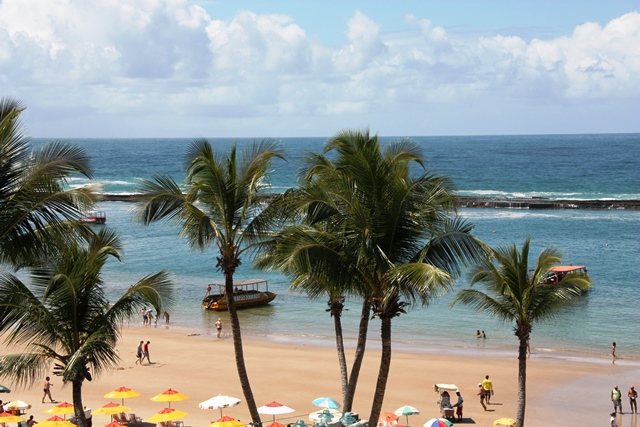 Praia do Francês na cidade de Marechal Deodoro é destino para ficar e curtir os sabores da praia mais famosa de Alagoas