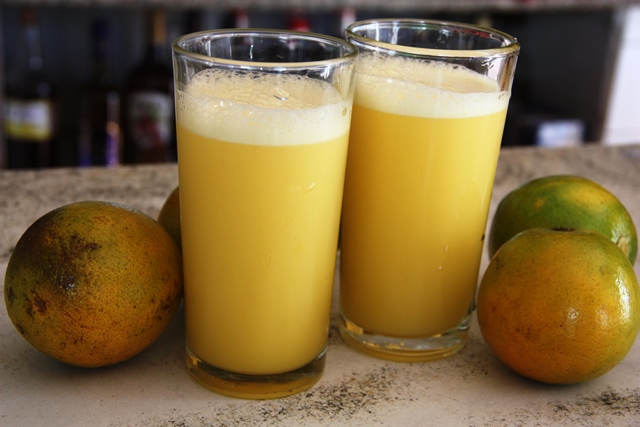 Suco de laranja feito na hora. Perfeito para o verão de Maceió