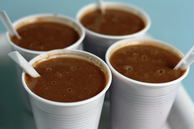 Capela - O alagoano Newton Melo Bastos é a maior celebridade da cidade de Capela, graças aos seus caldinhos. Mas, para se deliciar do de feijão, acerte os ponteiros do relógio: das 9 da manhã ao meio-dia. Caldinho de Capela - Endereço: Rua Francisco Avelino, 446 – Centro de Capela – Telefone: (82) 3287.1345 - Não aceita cartão, só dinheiro