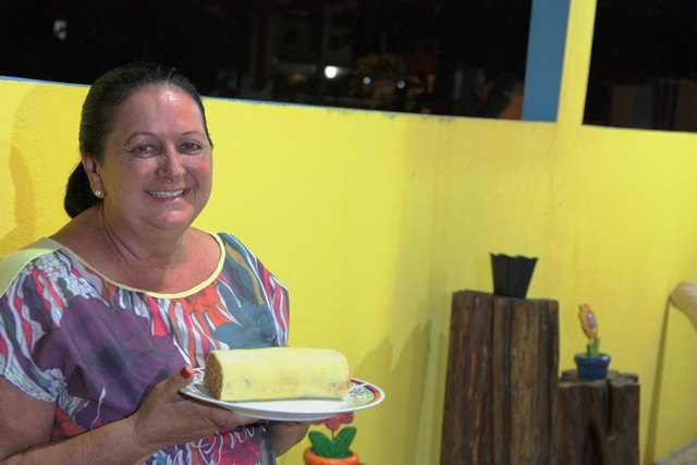 Verônica, alagoana, mora em Maragogi e faz o melhor bolo de rolo da região