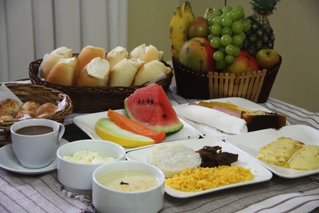 Café da manhã da Pousada Recanto da Mada em Delmiro Gouveia