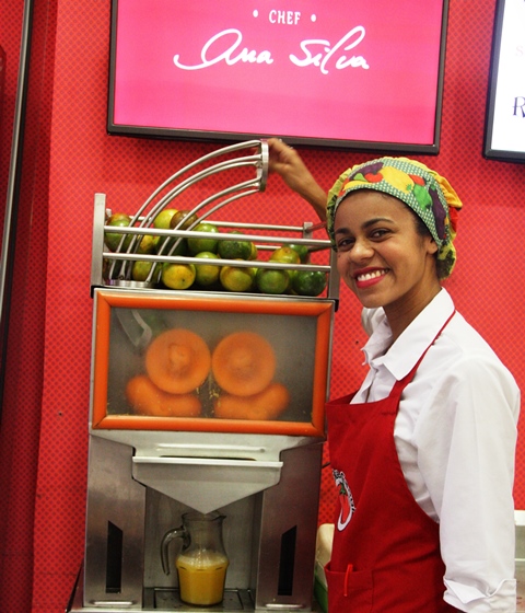 Suco de laranja é feito na hora