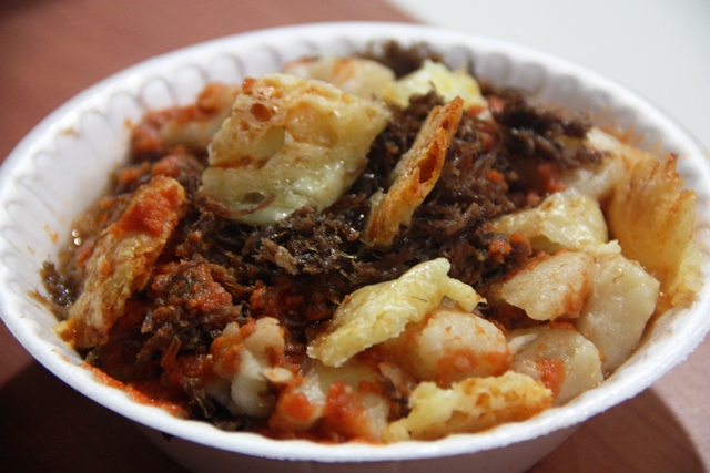 Nhoque de macaxeira com charque e queijo coalho