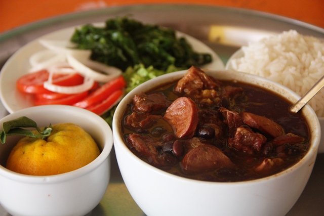 Comercial de feijoada do Churrasquinho da Mary, bom e barato