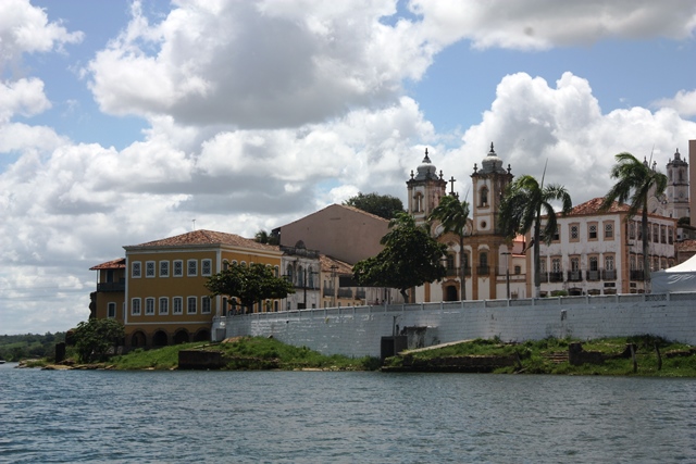 O Rio São Francisco, o Velho Chico, beija a cidade a bela e história de Penedo, Alagoas