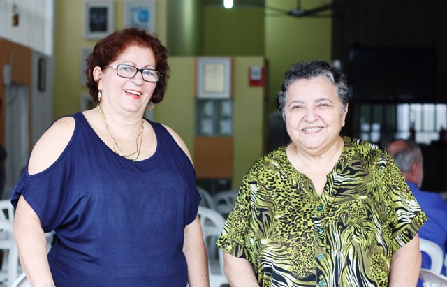 As amigas e sócias Lu e Socorro são a alma feminina no Bar da Pata