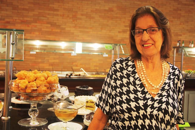 Dona Aleir e sua cozinha de mãe do Comedoria Sueca