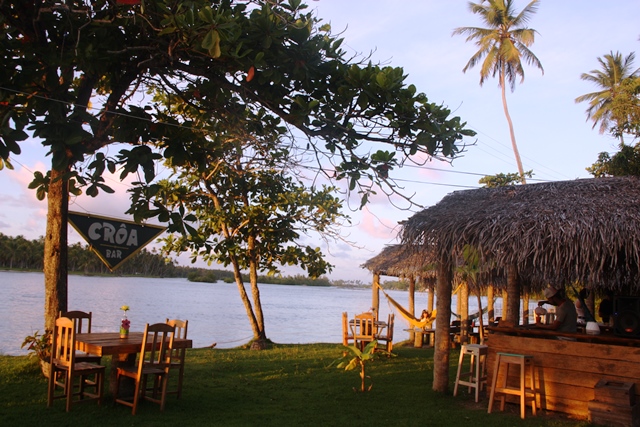 O Crôa Bar na lagoa Manguaba