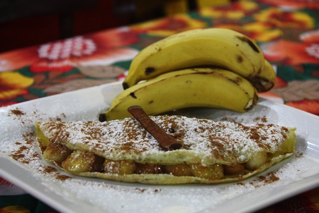 Crepioca: creme de farinha de tapioca com recheio de banana