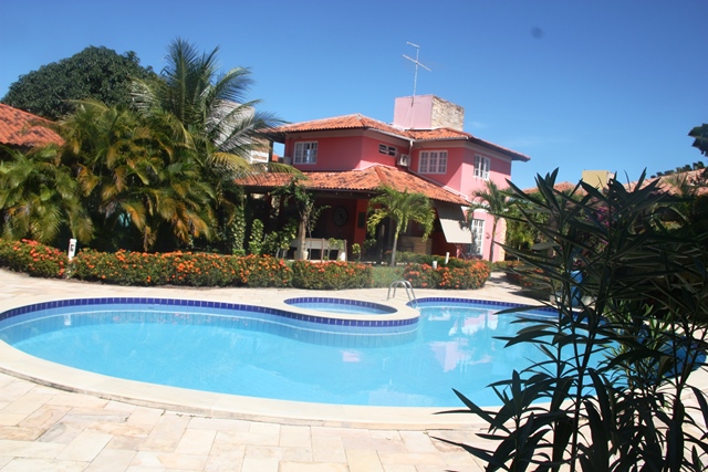 Na Pousada La Dolce Vida tem três piscina e uma pequena para crianças