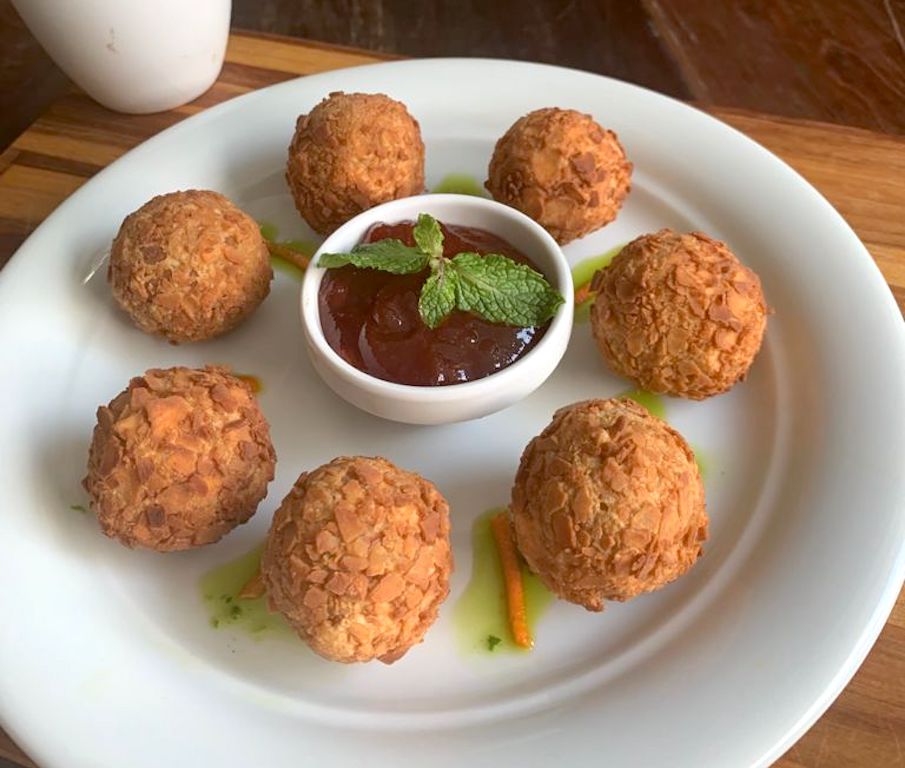 Jogos, diversão e comida - Nide Lins